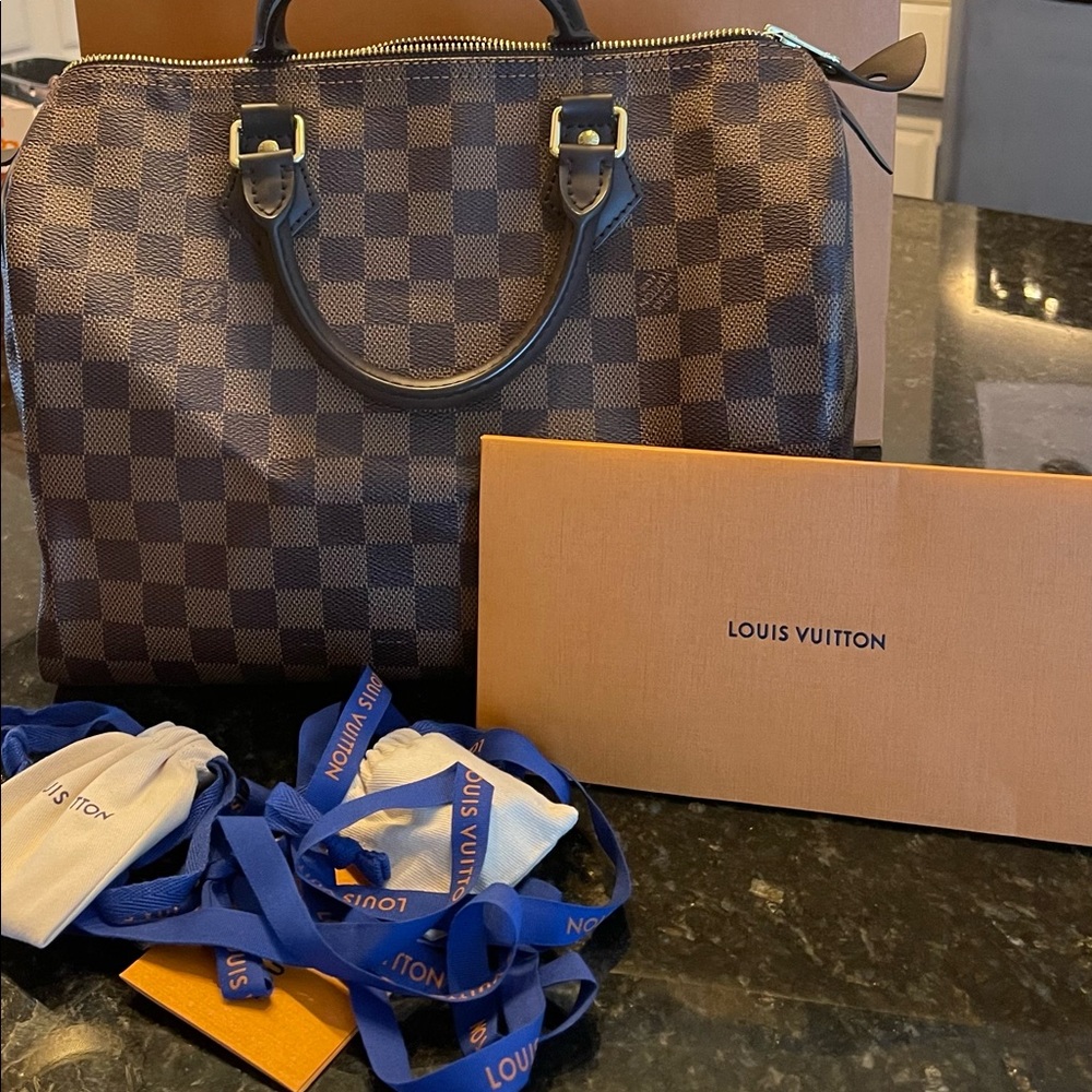 Louis Vuitton Speedy 30 (Perfect Condition)